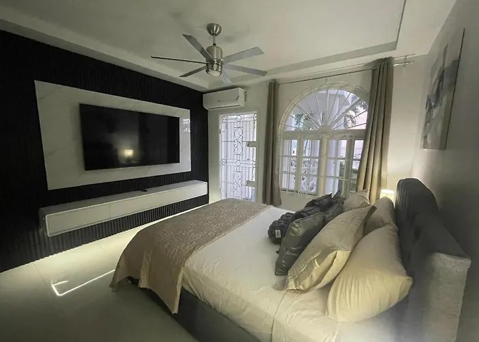Tropical Escape - 5 Min Walk To Ochi & Nearby Hotspots Apartamento *