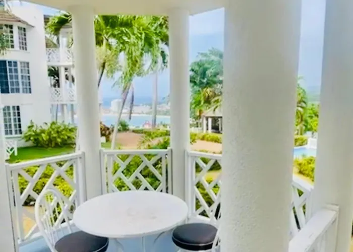 Apartamento Tropical Escape - 5 Min Walk To Ochi & Nearby Hotspots *